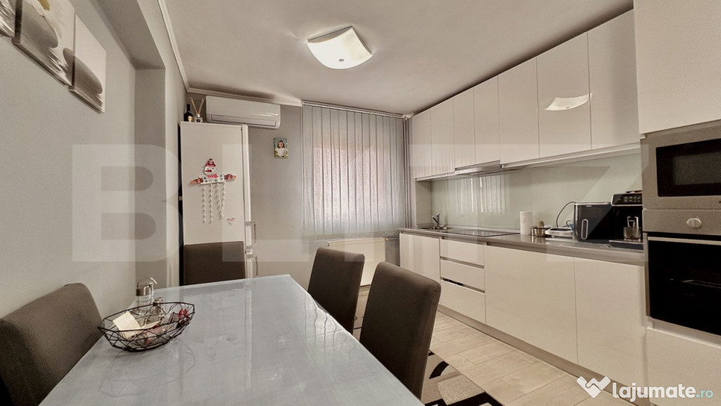 Apartament 3 camere, etaj intermediar cu lift, parcare, zon