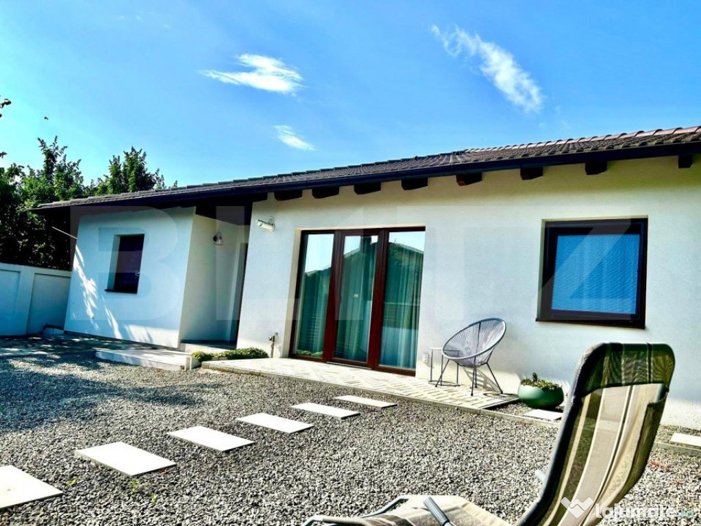 Apartament 2 camere de închiriat – mobilat modern, cu ter