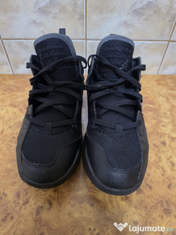 Adidasi jordan baiat