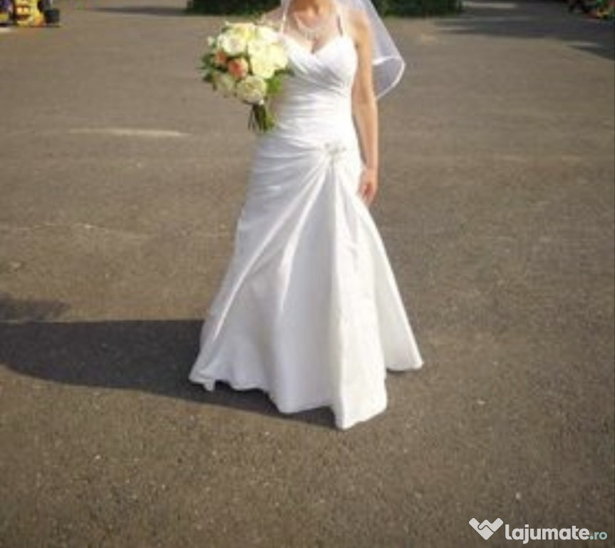 Rochie de mireasă albă, perfectă pentru evenimente