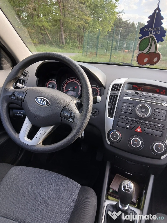 Kia ceed 2010 diesel cdi