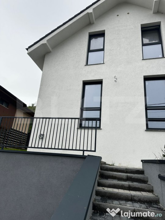 Casa individuala 5 camere de Vanzare in Tauti