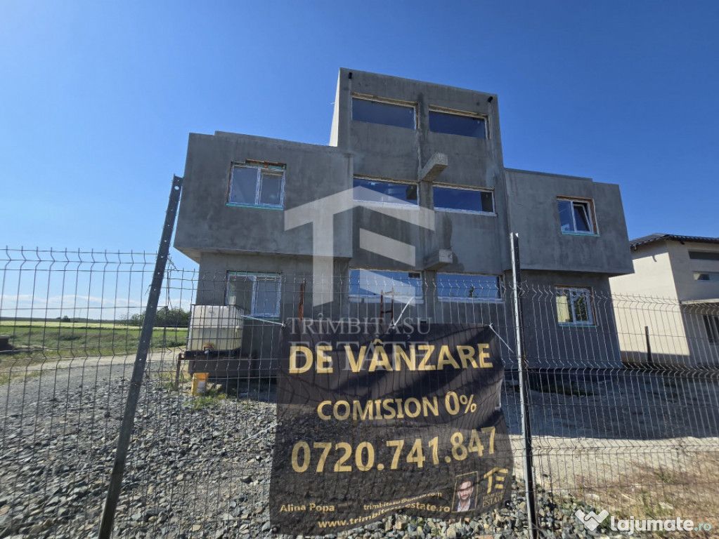 OVIDIU-POIANA- Vila tip duplex cu terasa circulabila.