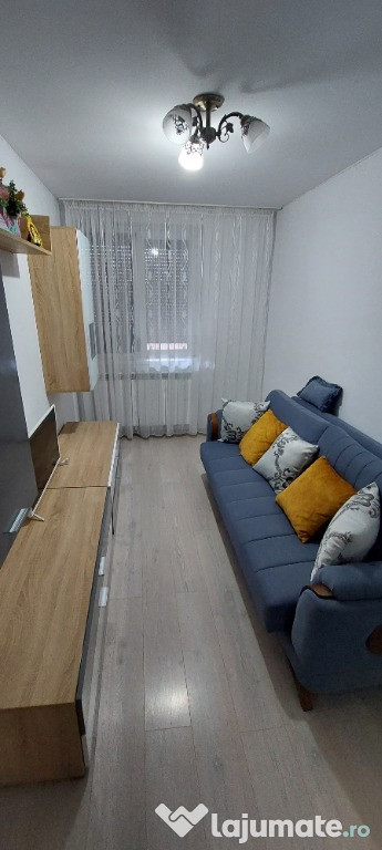Închiriez apartament cu 2 camere decomandat în zona Neptun