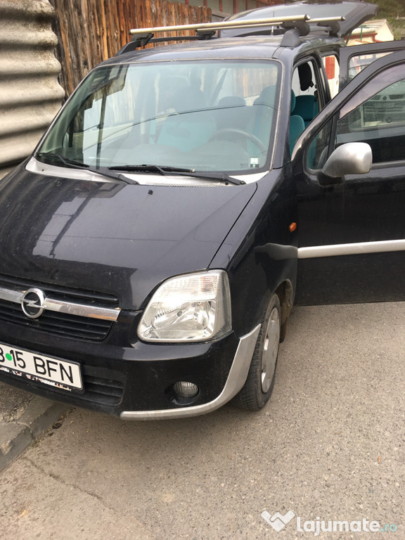 Mașina Opel Agila 2004