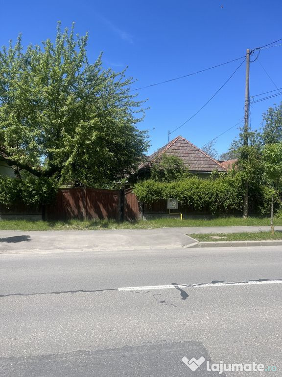 Casă veche de vânzare – locație excelentă! Posibili...