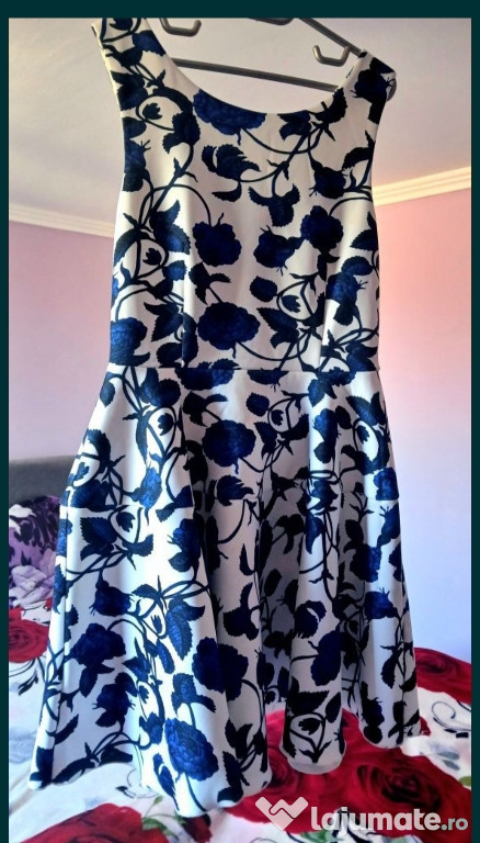 Rochie model floral dama