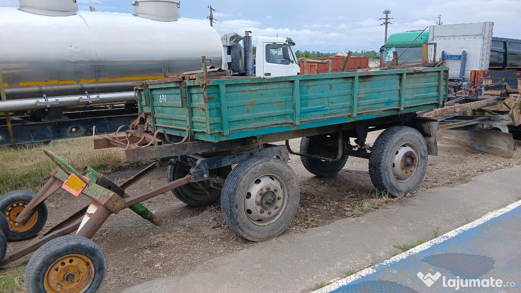 Remorca agricolă