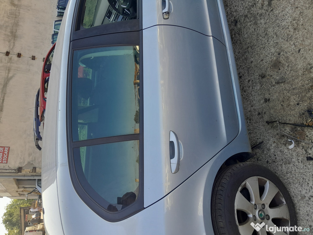 Usa dreapta spate Skoda Superb 2 2011