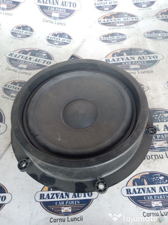 Boxa dreapta spate Porsche Cayenne 2013