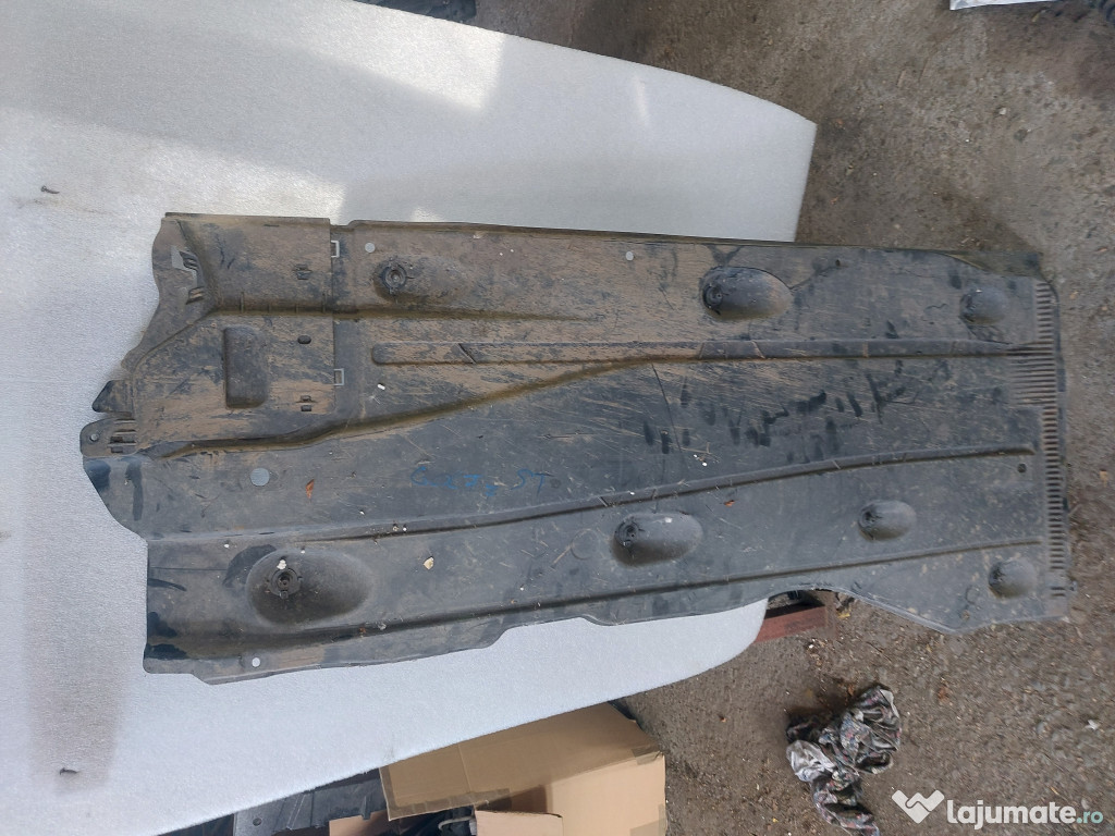 Scut lateral stanga Volkswagen Golf 7 2016