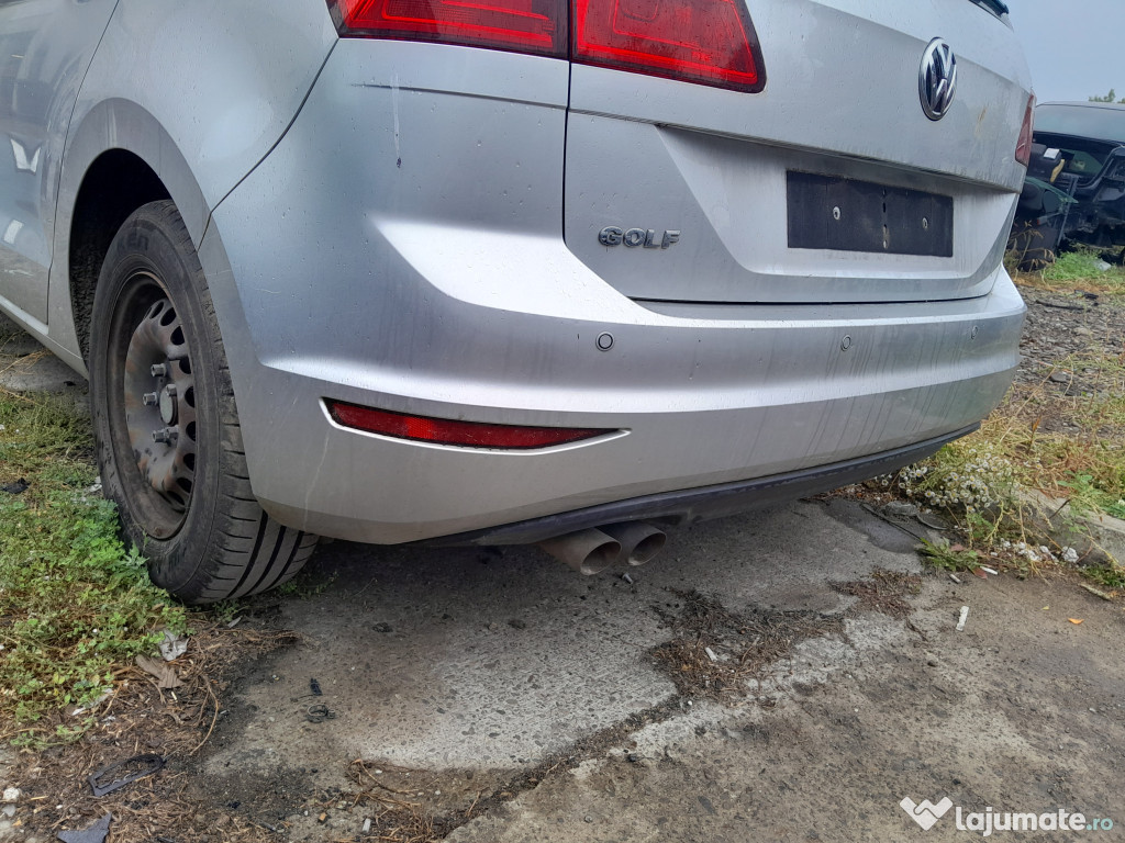 Bara spate Volkswagen Sportsvan 2015