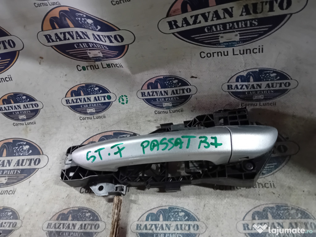Maner exterior stanga fata Volkswagen Passat B7 2013