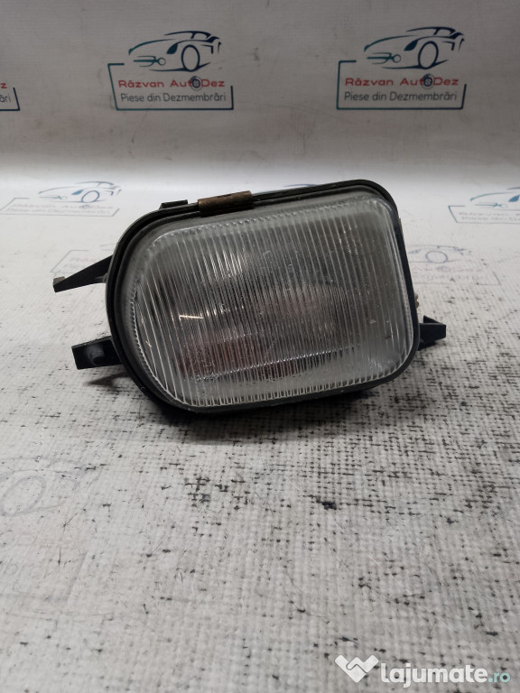 Proiector stanga Mercedes C 220 2003