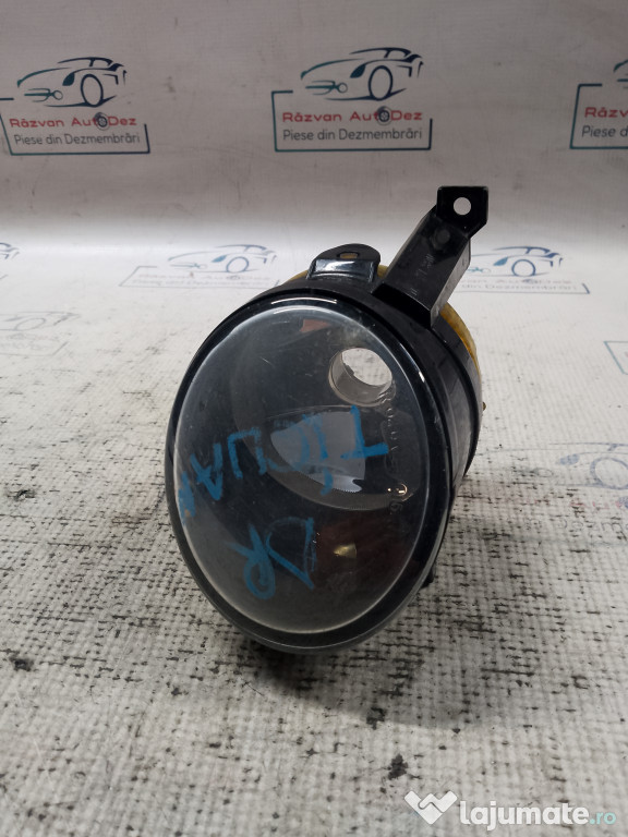 Proiector dreapta Volkswagen Tiguan 2010