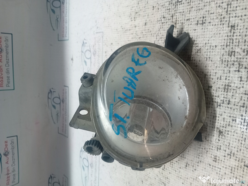 Proiector stanga Volkswagen Touareg 2012