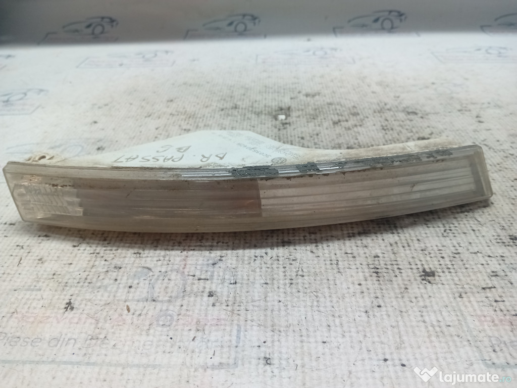 Semnalizare bara dreapta Volkswagen Passat B6 2006