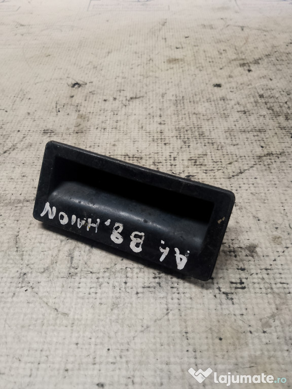 Maner hayon Audi A4 B8 2011