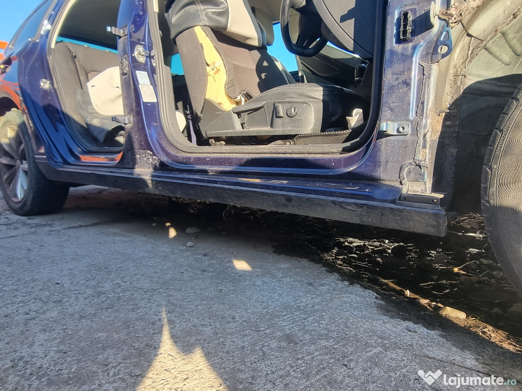 Prag dreapta plastic Volkswagen Passat B8 Break 2016