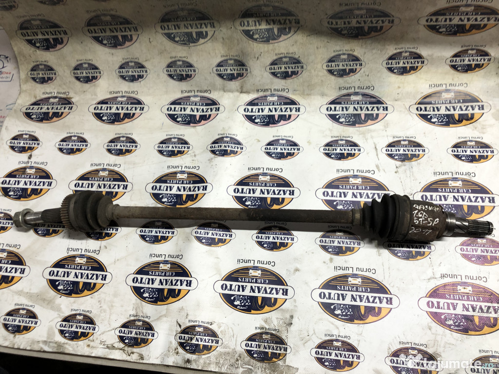 Planetara stanga spate Nissan Qashqai 1.6 Motorina 2011