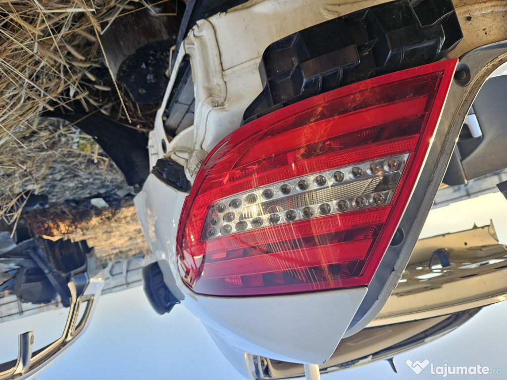 Stop dreapta aripa Mercedes C-Class W204 2012