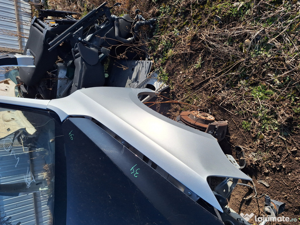 Aripa Stanga Fata Volkswagen Jetta 2012