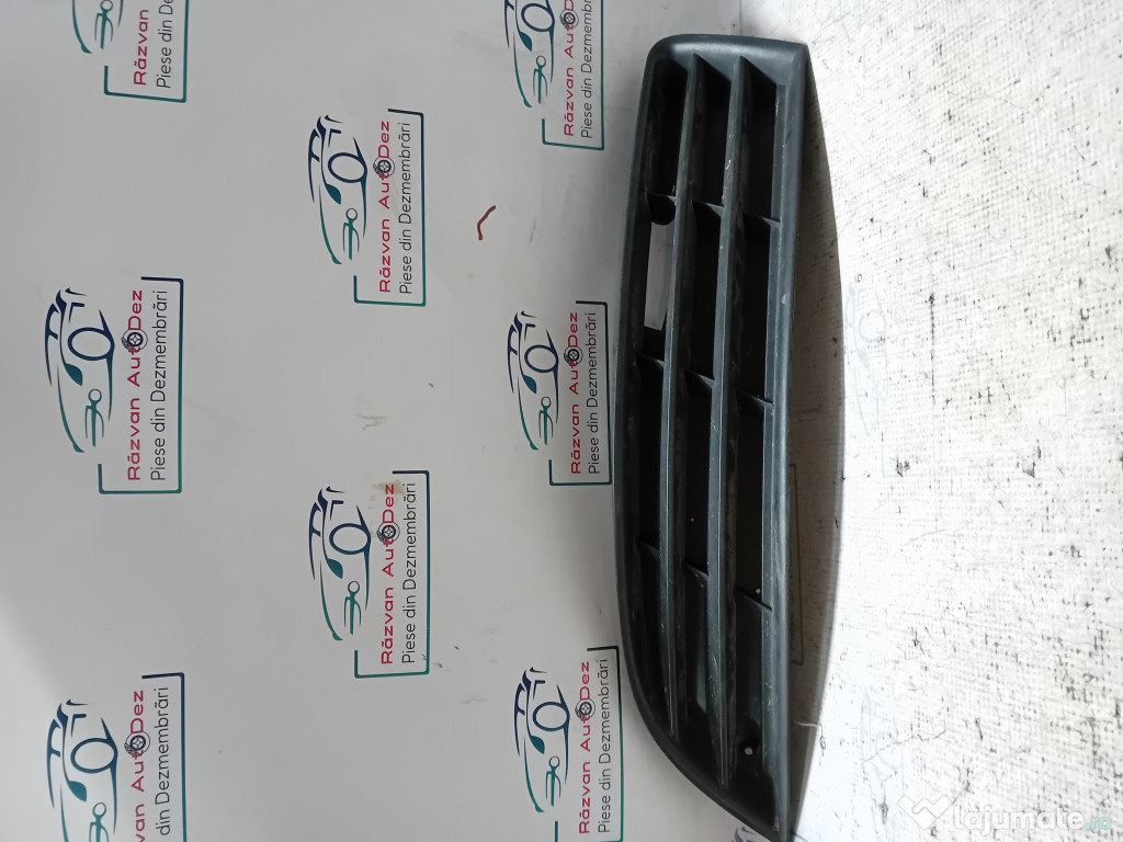 Grila proiector stanga Volkswagen Passat B6 2006