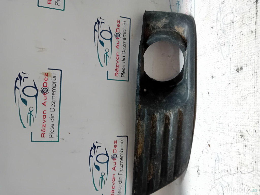 Grila proiector stanga Ford Focus 2 2007