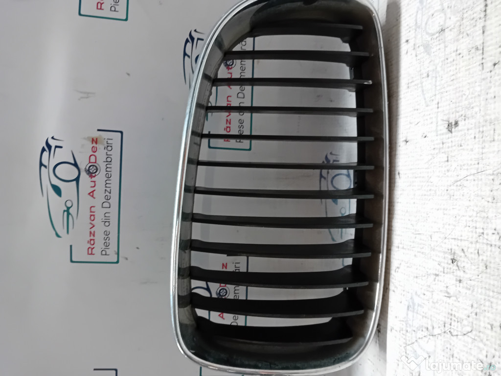 Grila centrala dreapta BMW Seria 1 118 2008