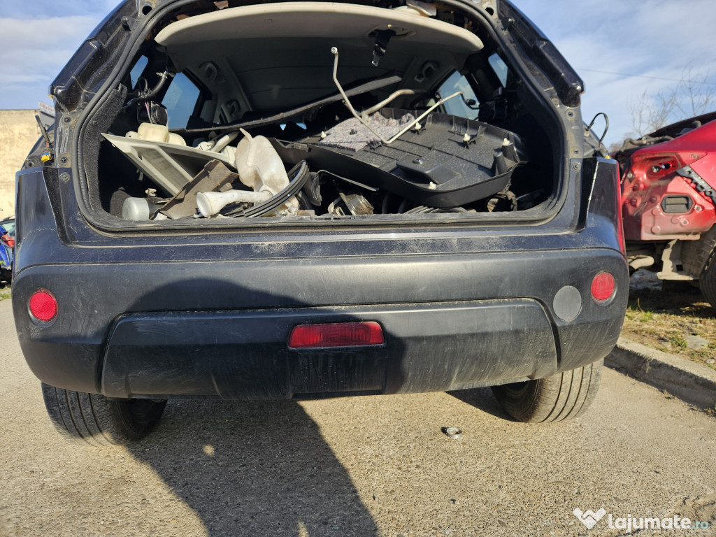 Bara spate Nissan Qashqai 2012