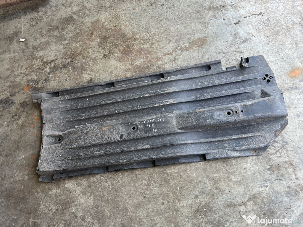 Scut lateral dreapta Suzuki Vitara 2017