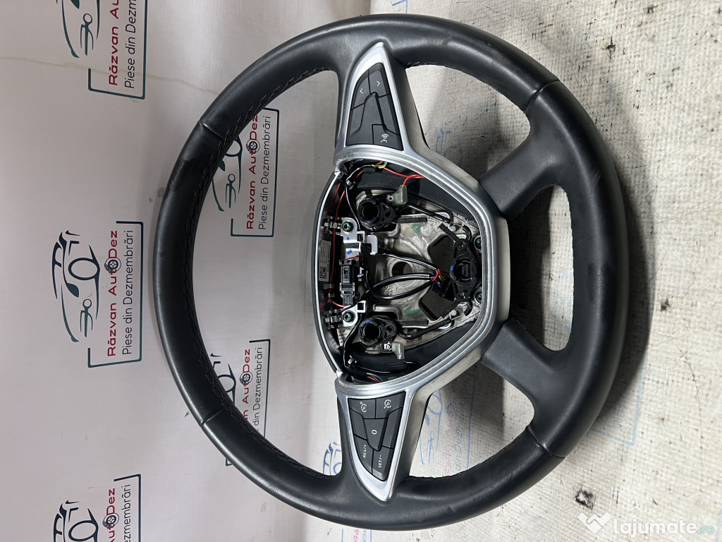 Volan cu comenzi Dacia Duster 2021