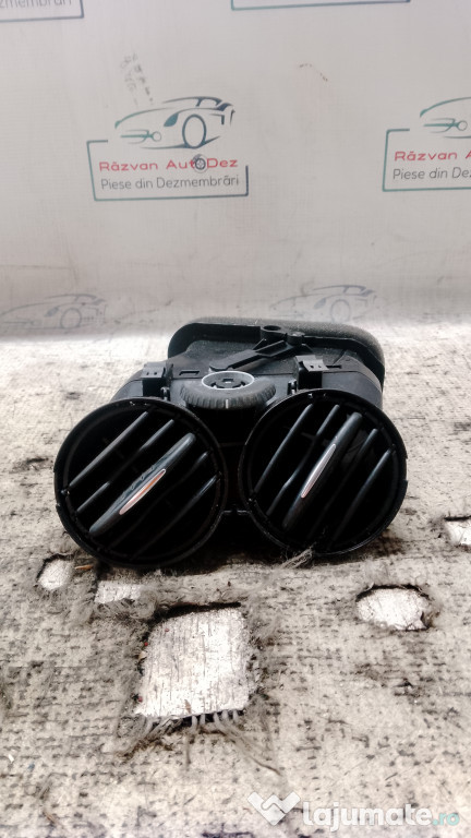 Grila ventilatie stanga Volkswagen Tiguan 2011