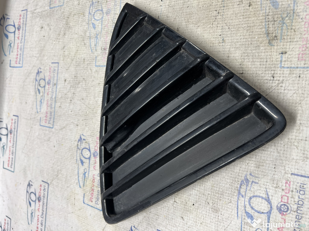 Grila proiector dreapta Ford Focus 3 2014
