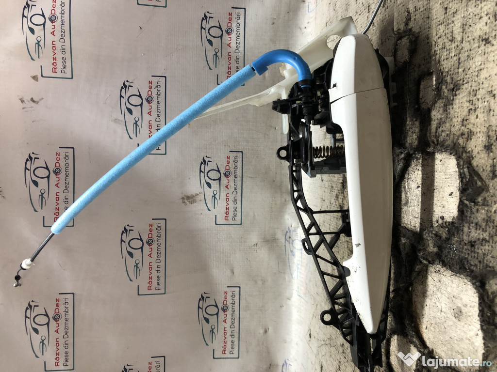 Maner exterior dreapta fata BMW Seria 2 F46 2016