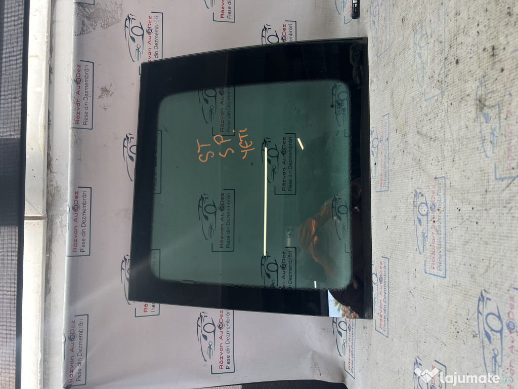 Geam stanga spate fix Skoda Yeti 2012