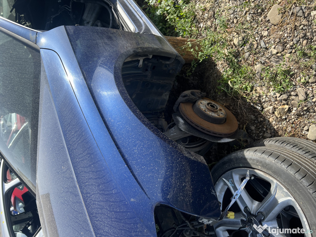 Aripa Stanga Fata Audi A4 B8 2013