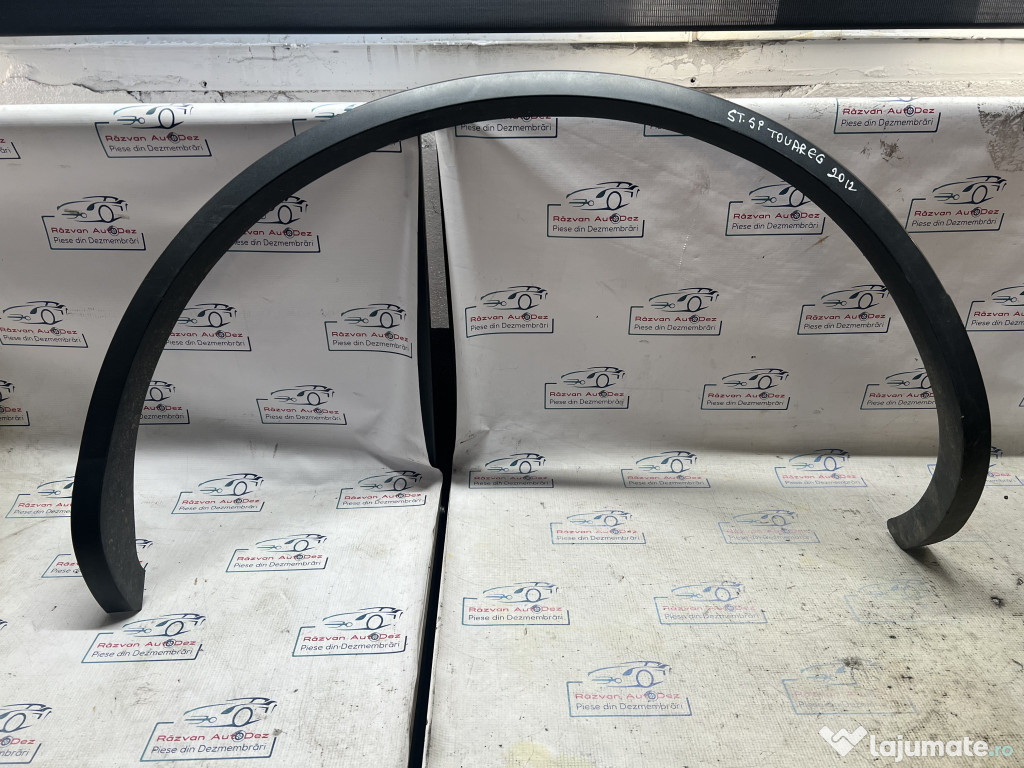 Bandou aripa stanga spate Volkswagen Touareg 2012