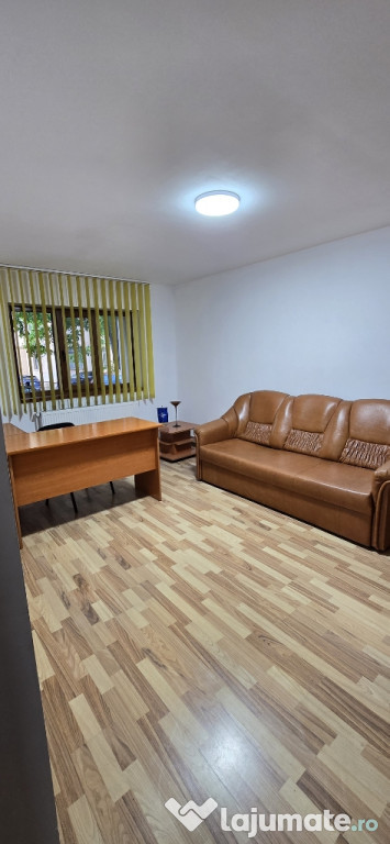 Închiriez apartament 3 camere