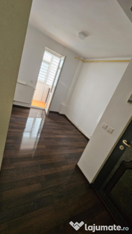 APARTAMENT DE VÂNZARE - 3 camere - ușor negociabil