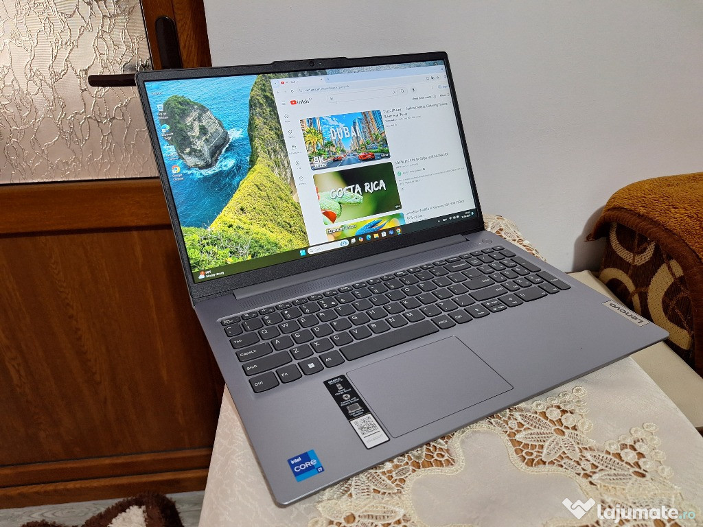 Lenovo IdeaPad Slim 3 ,CPU i7-13620H ,15.6",FullHD 16GB RAM, 512GB SSD