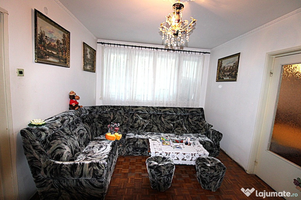 Apartament cu 3 camere in Mazepa1