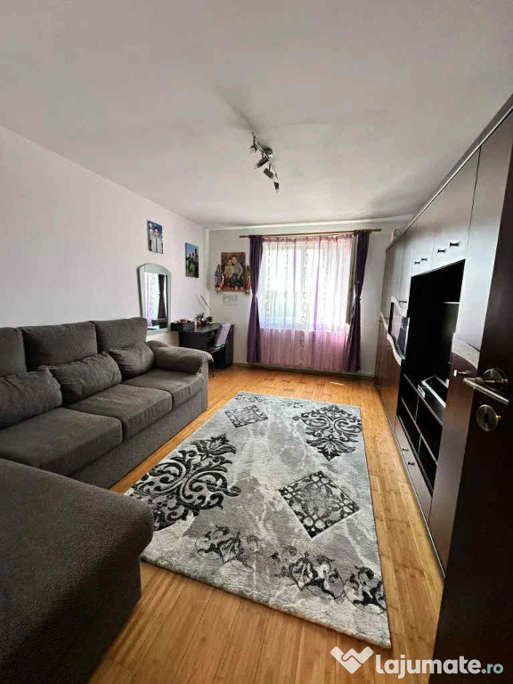 Apartament 2 camere, decomandat - zona Bartolomeu