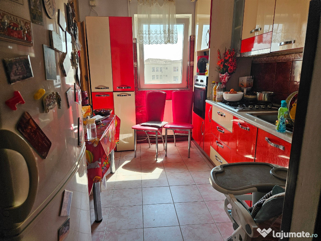 Proprietar , Apartament 3 camere confort 1 , amenajat zona Dambovita