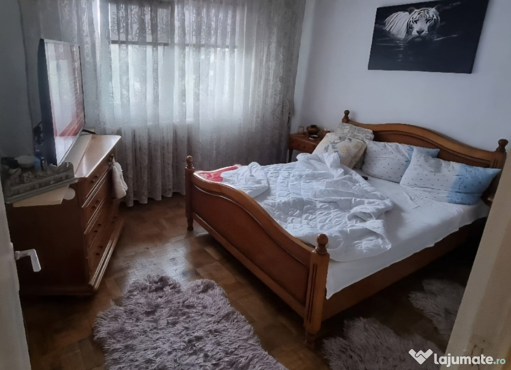 Vand mobila de dormitor