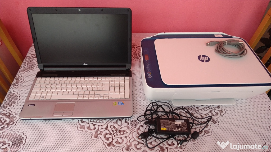 Laptop Fujitsu + Imprimantă HP DeskJet 2721e