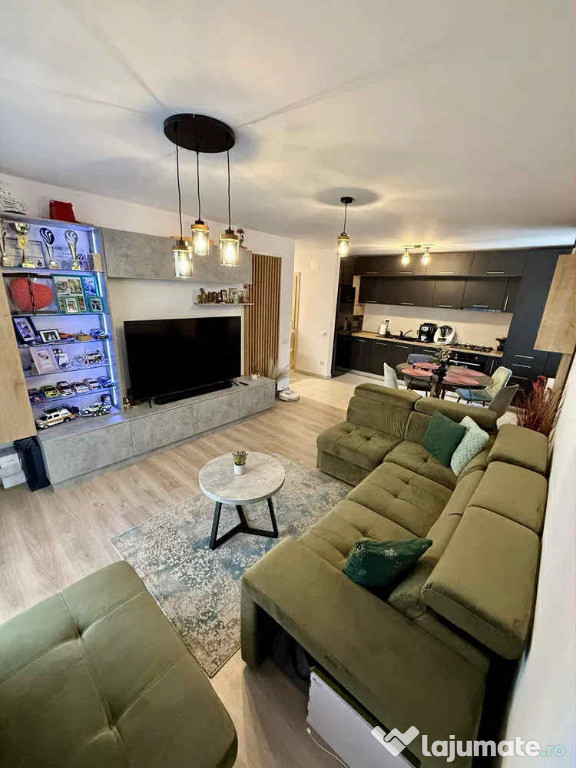 Apartament 2 camere, decomandat - zona Astra