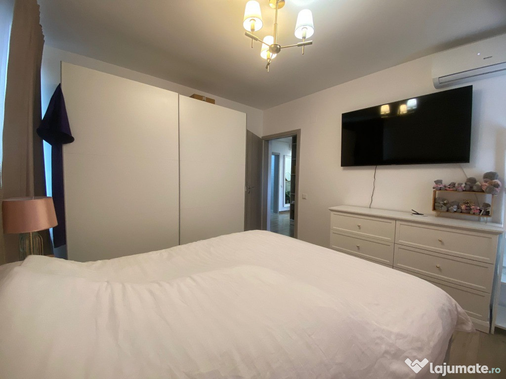 Apartament 3 camere decomandat, 2 bai, loc parcare, 3 balcoane