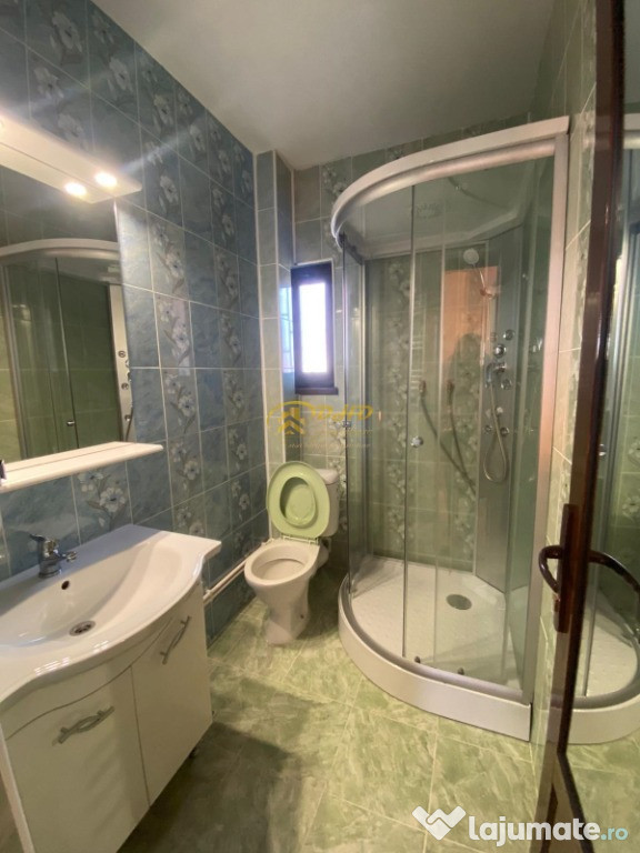 Închiriere Casă 7 camere, Holboca