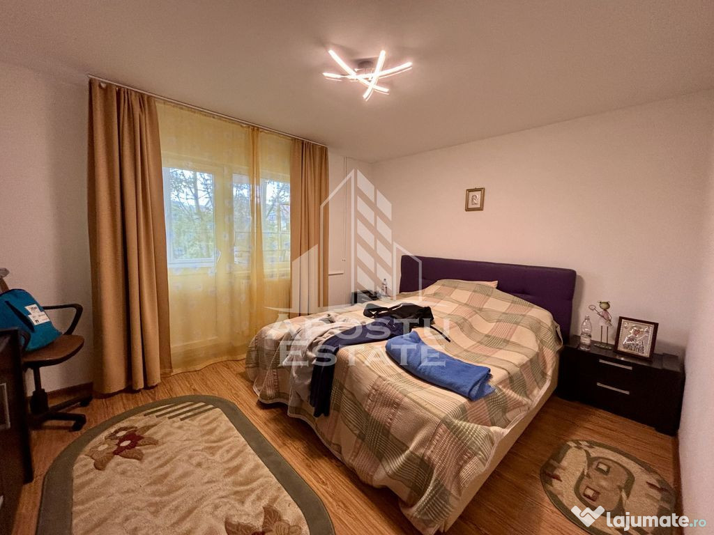 Apartament cu 4 camere, etaj intermediar, centrala, zona ...